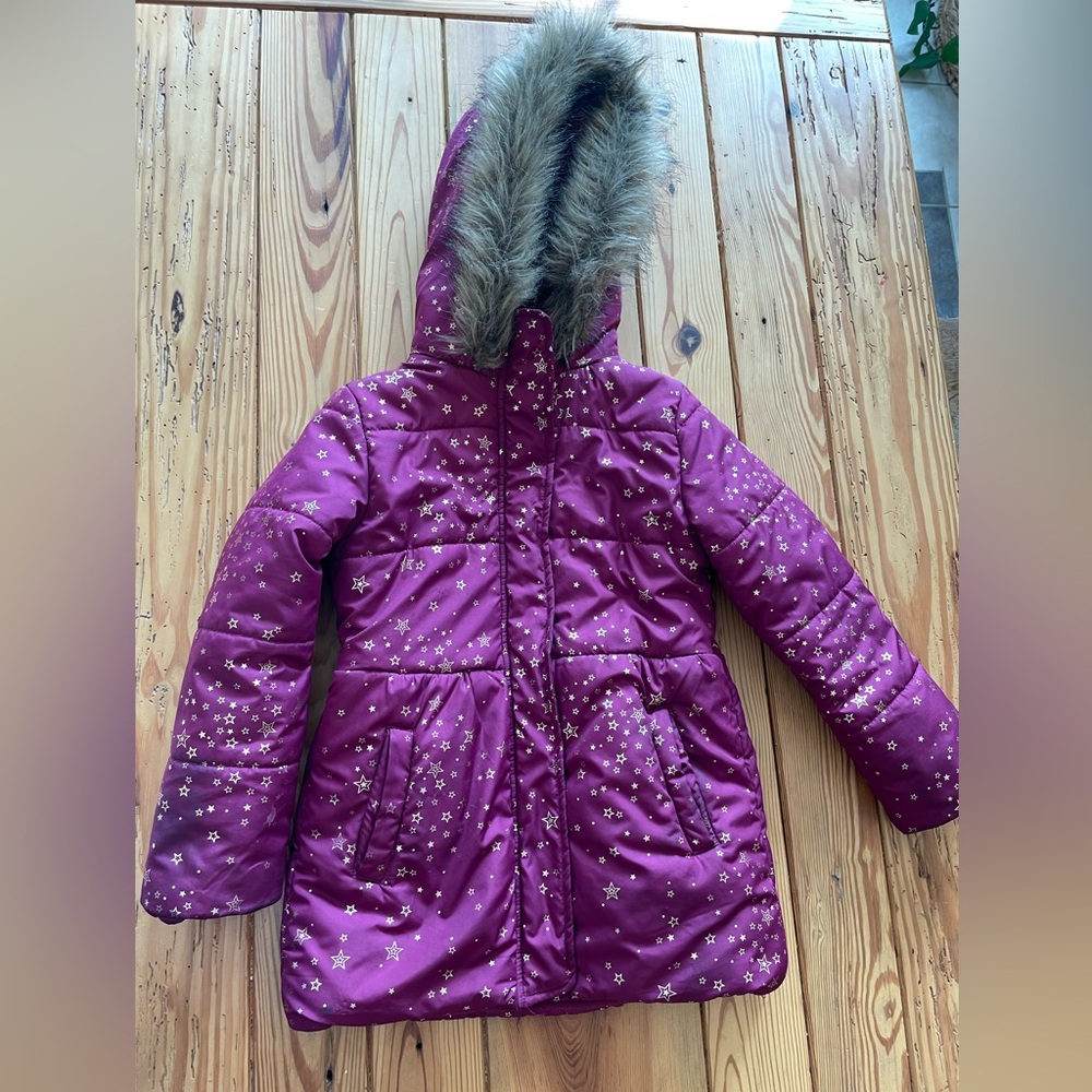Girls Nautica hooded winter coat size 6x. Purple with gold stars.